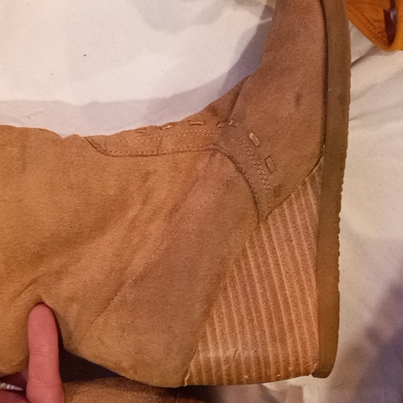 WEDGE BOOT in Gingersnap suade size 6.5 - Picture 5 of 9